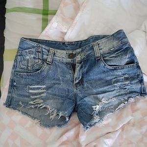 Distressed Hot short/Like NEW